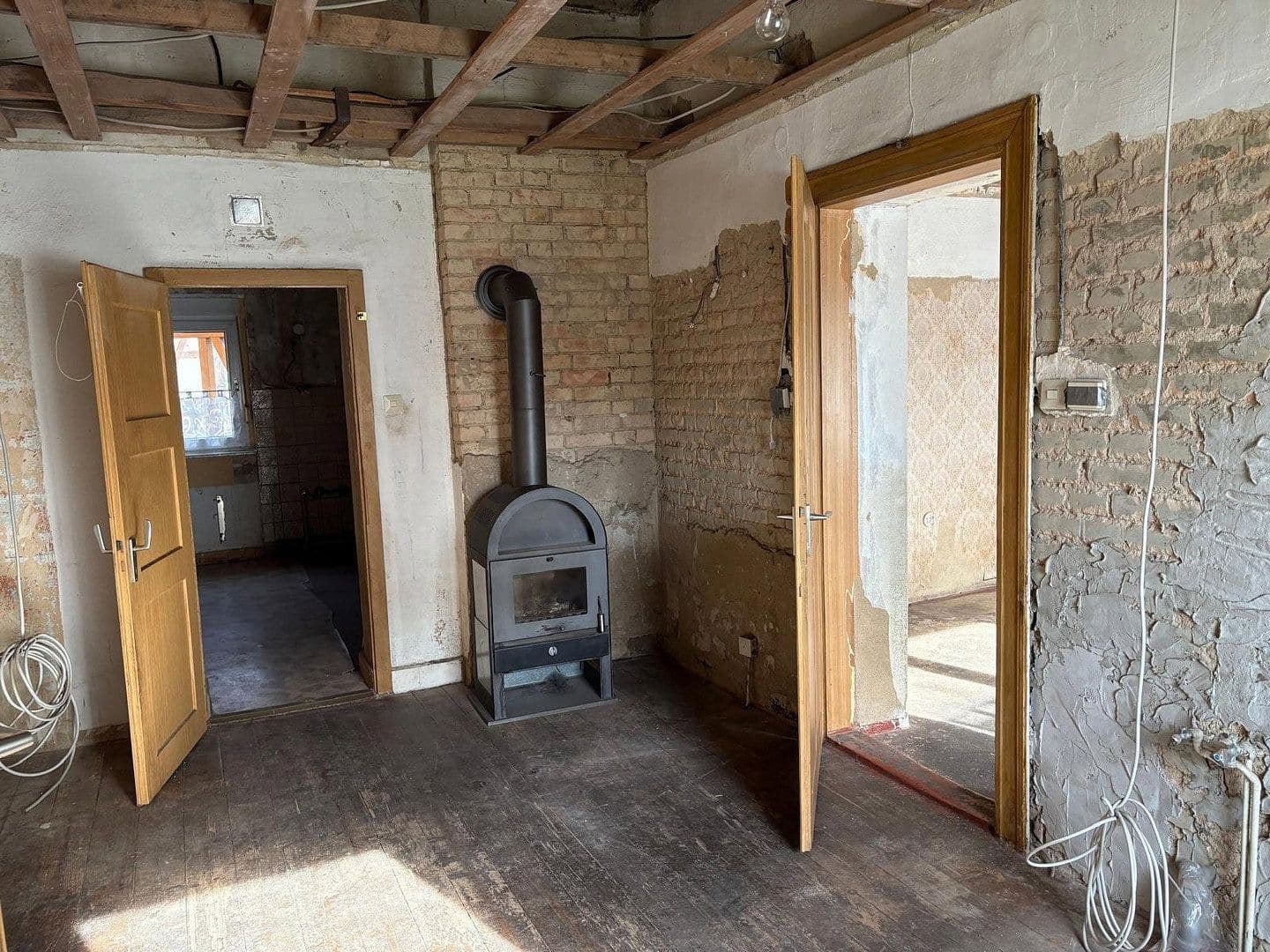 Prodej domu 250 m², pozemek 590 m², Steinweg 21, Hötensleben, Sasko-Anhaltsko Prodej domu 250 m², pozemek 590 m², Steinweg 21, Hötensleben, Sasko-Anhaltsko
