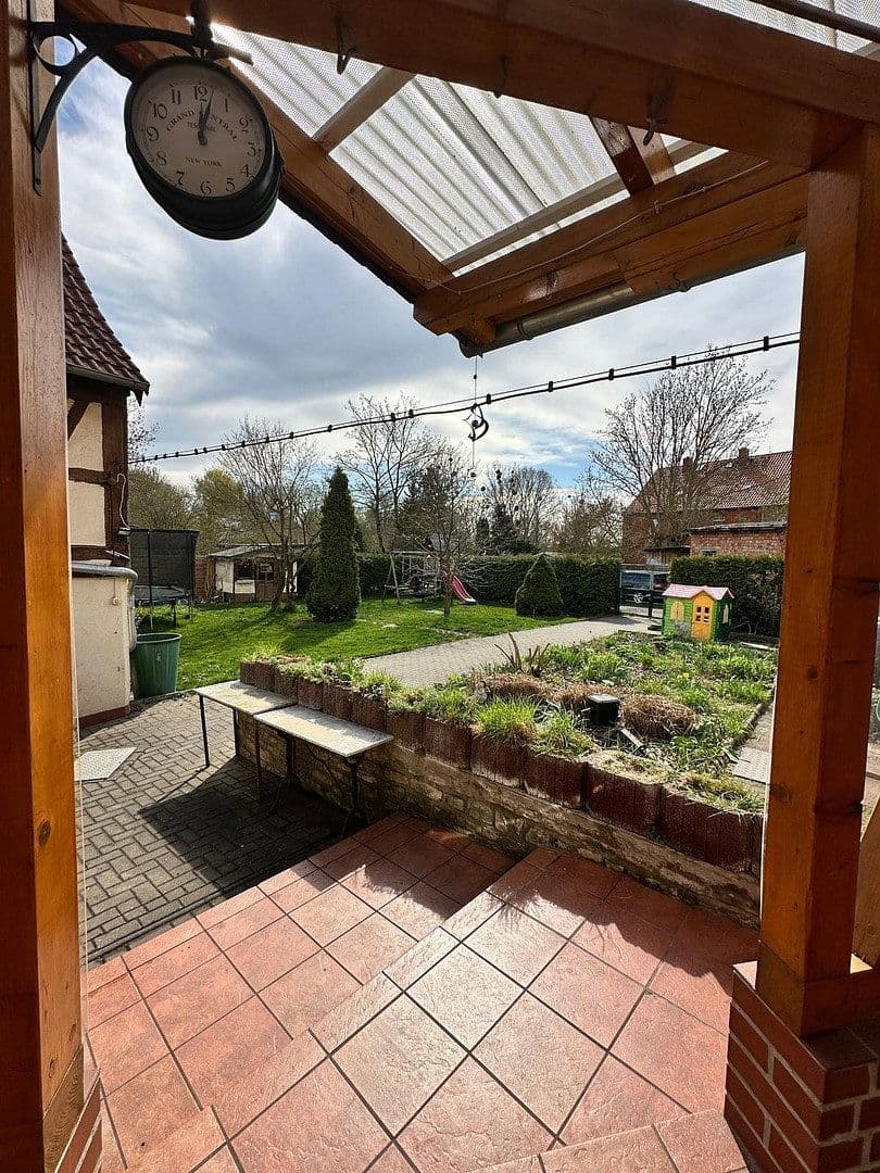 Prodej domu 250 m², pozemek 590 m², Steinweg 21, Hötensleben, Sasko-Anhaltsko Prodej domu 250 m², pozemek 590 m², Steinweg 21, Hötensleben, Sasko-Anhaltsko