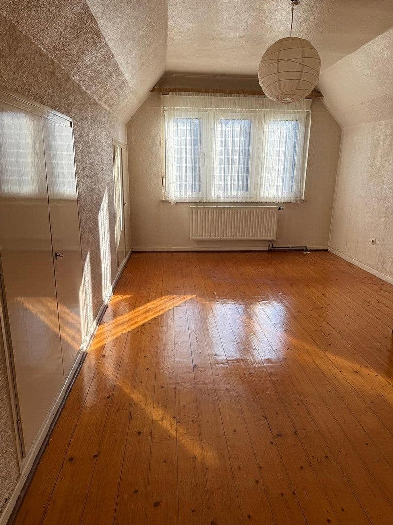 Prodej domu 120 m², pozemek 615 m², Klosterstraße 12, Mengerskirchen, Hessen Prodej domu 120 m², pozemek 615 m², Klosterstraße 12, Mengerskirchen, Hessen