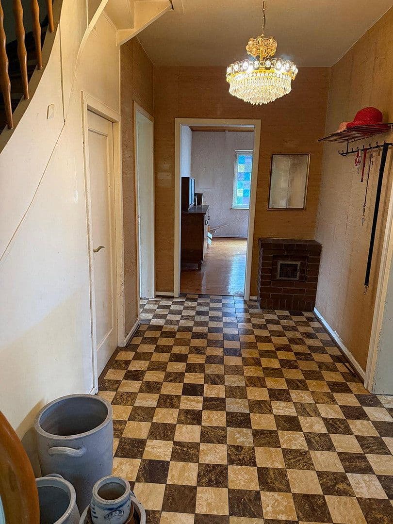 Prodej domu 120 m², pozemek 615 m², Klosterstraße 12, Mengerskirchen, Hessen Prodej domu 120 m², pozemek 615 m², Klosterstraße 12, Mengerskirchen, Hessen