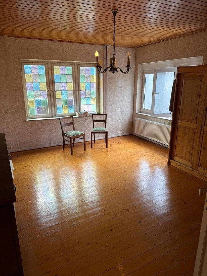 Prodej domu 120 m², pozemek 615 m², Klosterstraße 12, Mengerskirchen, Hessen Prodej domu 120 m², pozemek 615 m², Klosterstraße 12, Mengerskirchen, Hessen