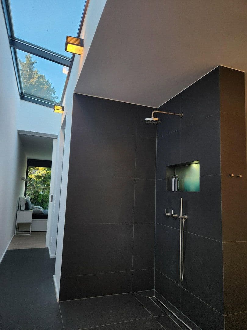 Prodej domu 680 m², pozemek 905 m², Brüder-Grimm-Straße 5, Oberursel (Taunus), Hessen Prodej domu 680 m², pozemek 905 m², Brüder-Grimm-Straße 5, Oberursel (Taunus), Hessen
