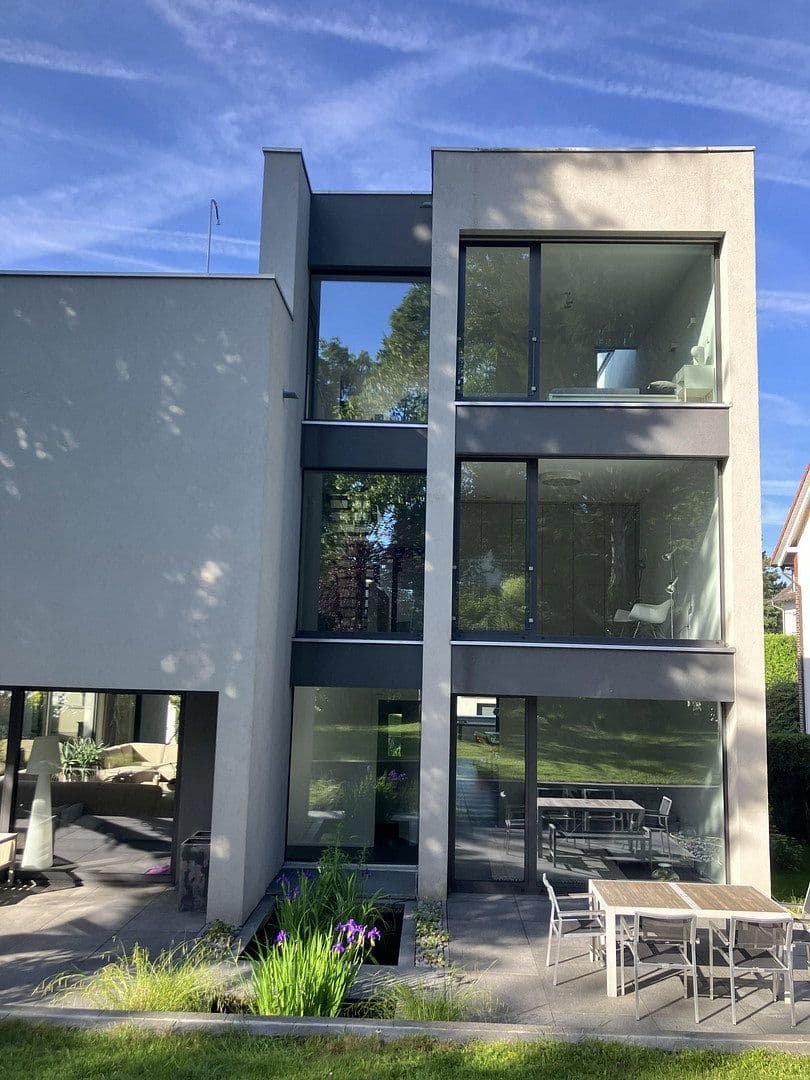 Prodej domu 680 m², pozemek 905 m², Brüder-Grimm-Straße 5, Oberursel (Taunus), Hessen Prodej domu 680 m², pozemek 905 m², Brüder-Grimm-Straße 5, Oberursel (Taunus), Hessen