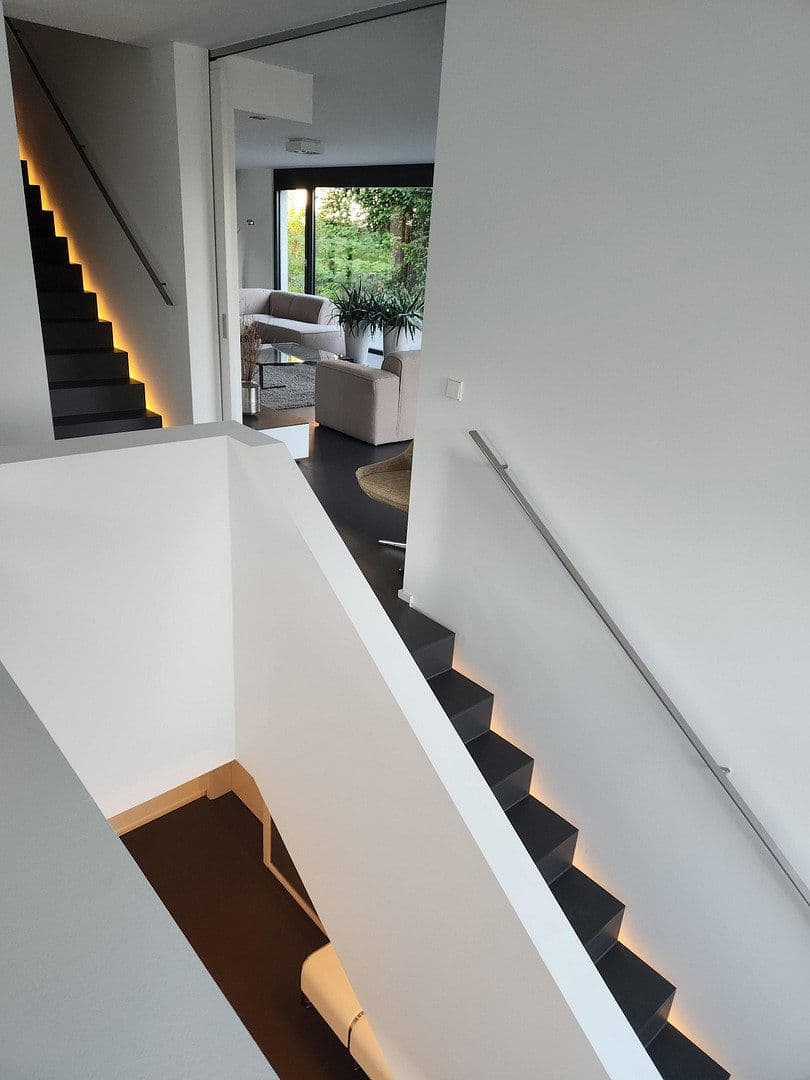 Prodej domu 680 m², pozemek 905 m², Brüder-Grimm-Straße 5, Oberursel (Taunus), Hessen Prodej domu 680 m², pozemek 905 m², Brüder-Grimm-Straße 5, Oberursel (Taunus), Hessen