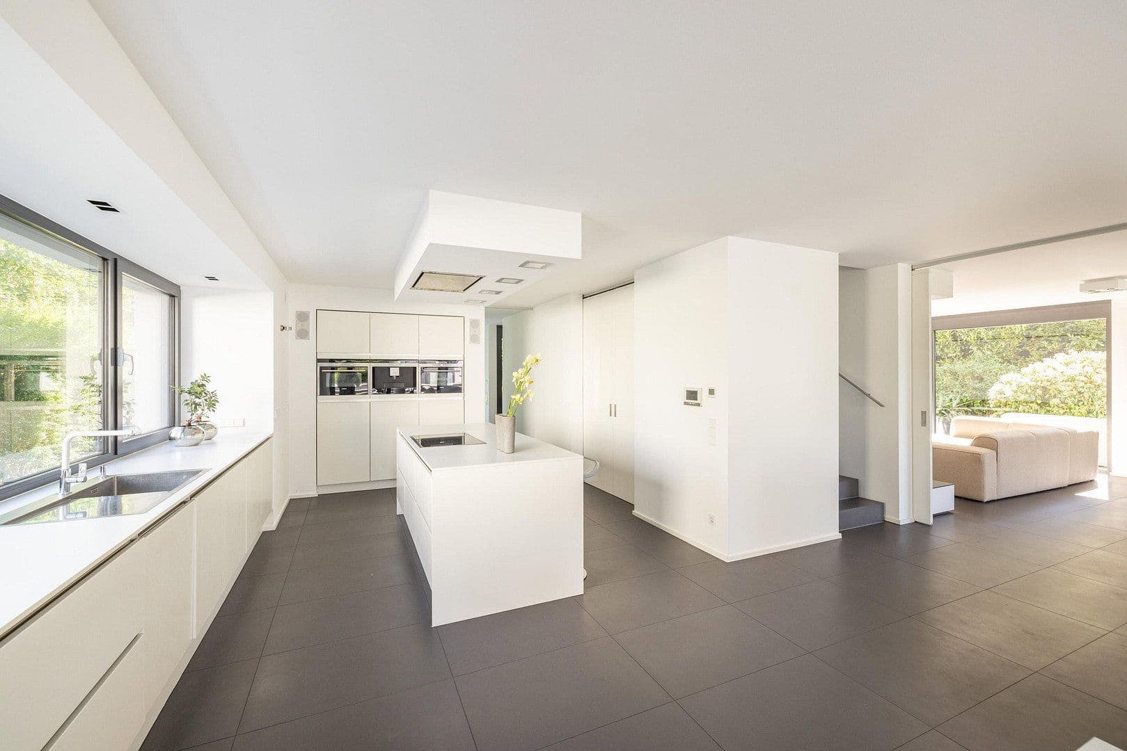 Prodej domu 680 m², pozemek 905 m², Brüder-Grimm-Straße 5, Oberursel (Taunus), Hessen Prodej domu 680 m², pozemek 905 m², Brüder-Grimm-Straße 5, Oberursel (Taunus), Hessen