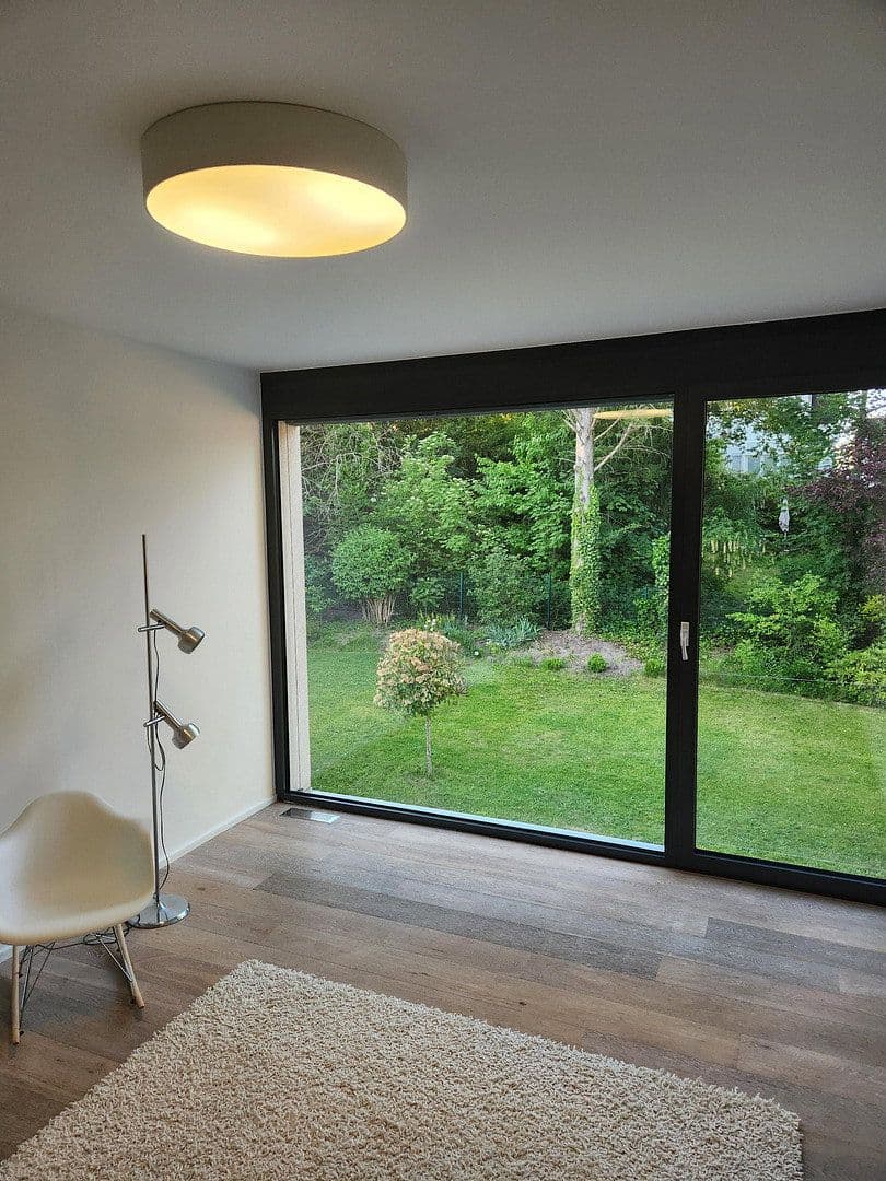 Prodej domu 680 m², pozemek 905 m², Brüder-Grimm-Straße 5, Oberursel (Taunus), Hessen Prodej domu 680 m², pozemek 905 m², Brüder-Grimm-Straße 5, Oberursel (Taunus), Hessen