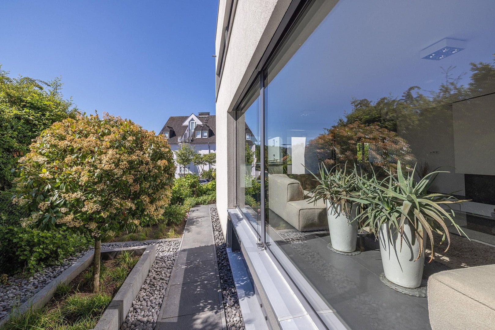 Prodej domu 680 m², pozemek 905 m², Brüder-Grimm-Straße 5, Oberursel (Taunus), Hessen Prodej domu 680 m², pozemek 905 m², Brüder-Grimm-Straße 5, Oberursel (Taunus), Hessen