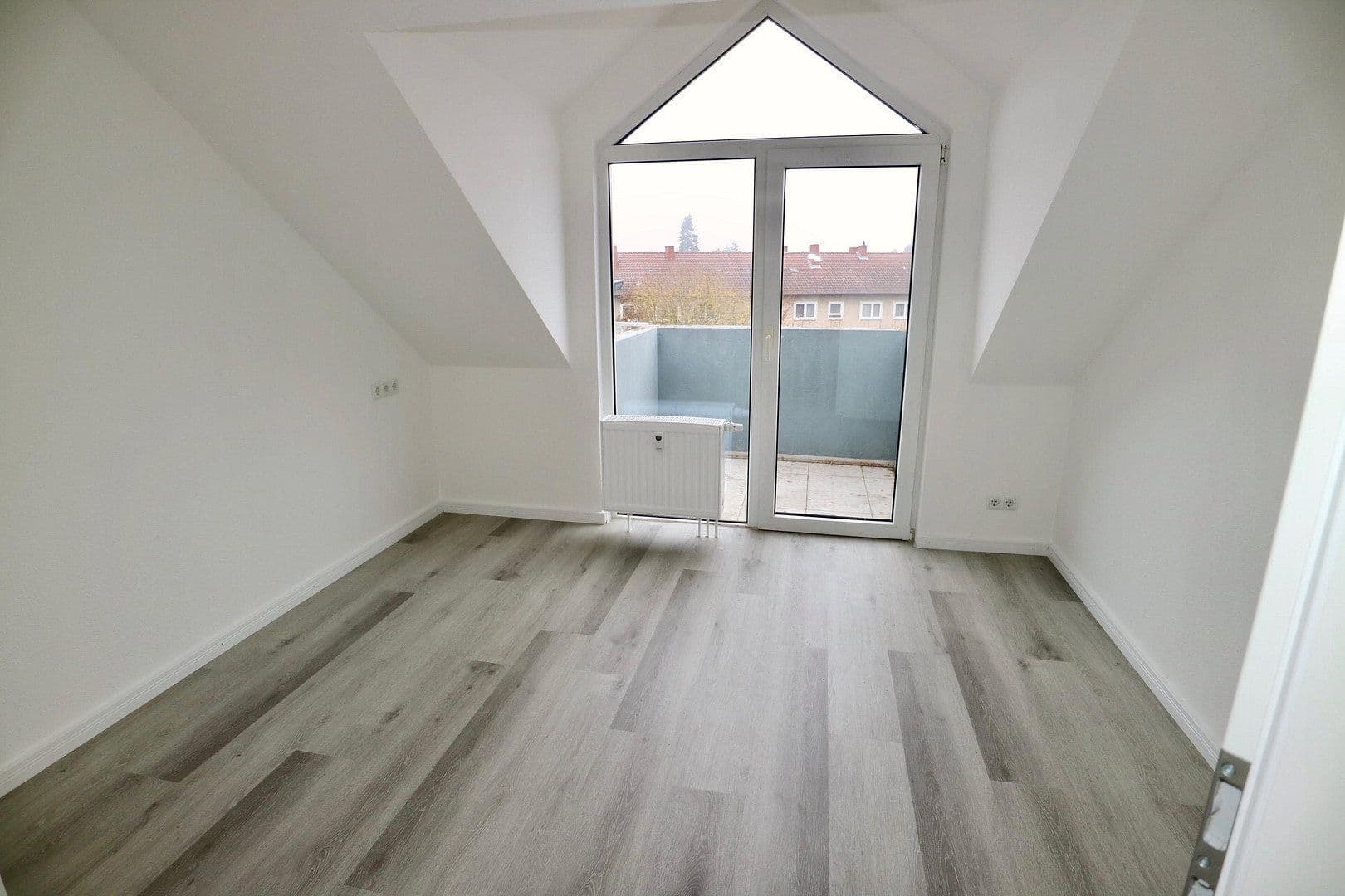 Pronájem bytu 2+1 45 m², Goethestraße 12, Eisenberg (Pfalz), Porýní-Falc Pronájem bytu 2+1 45 m², Goethestraße 12, Eisenberg (Pfalz), Porýní-Falc