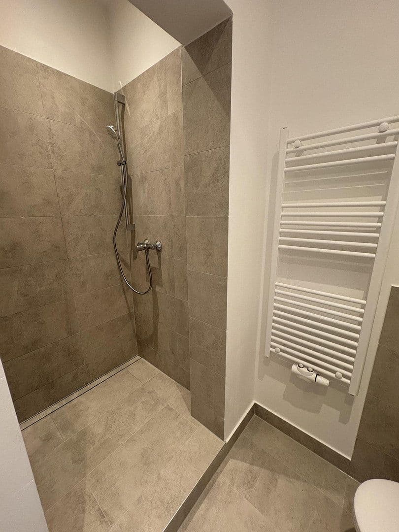 Pronájem bytu 1+1 35 m², Maria-Louisen-Straße 7, Hamburg, Hamburg Pronájem bytu 1+1 35 m², Maria-Louisen-Straße 7, Hamburg, Hamburg