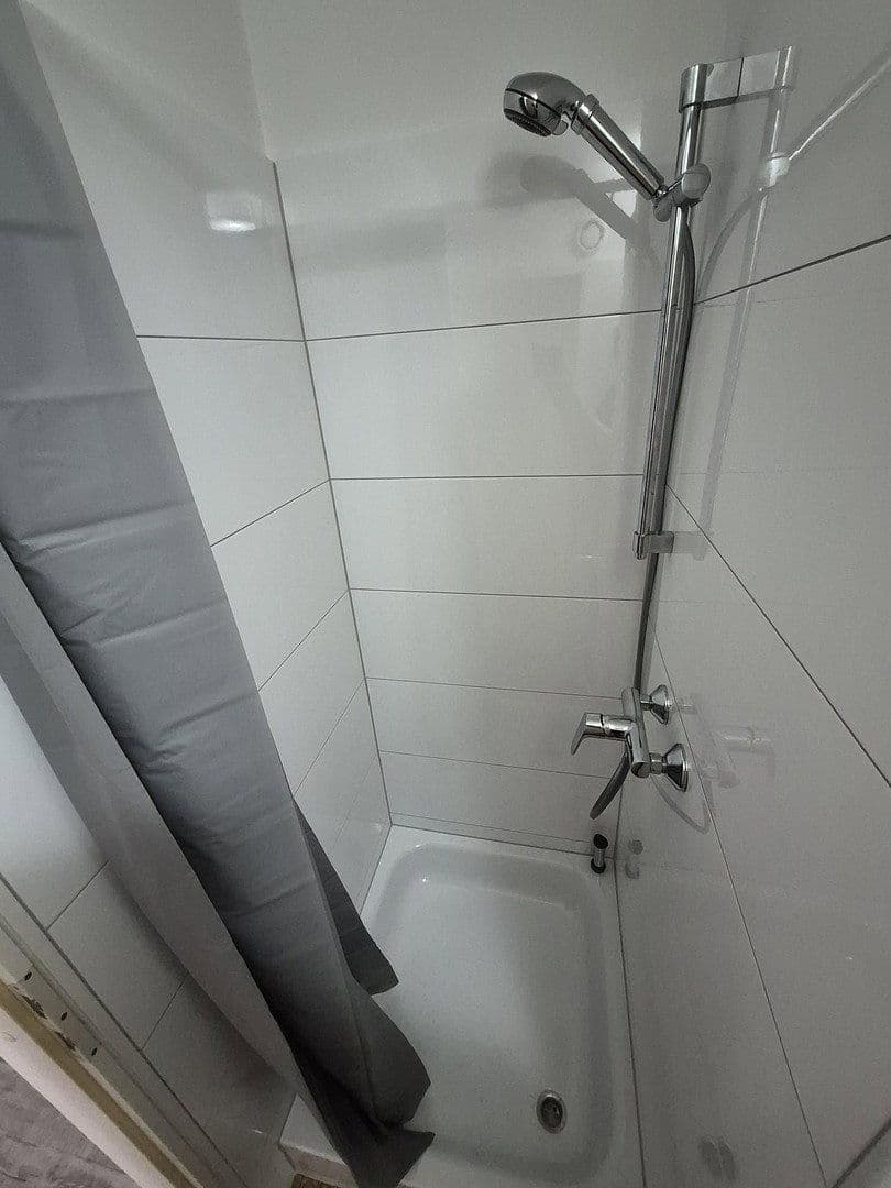 Pronájem bytu 1+1 17 m², L2, Mannheim, Bádensko-Württembersko Pronájem bytu 1+1 17 m², L2, Mannheim, Bádensko-Württembersko