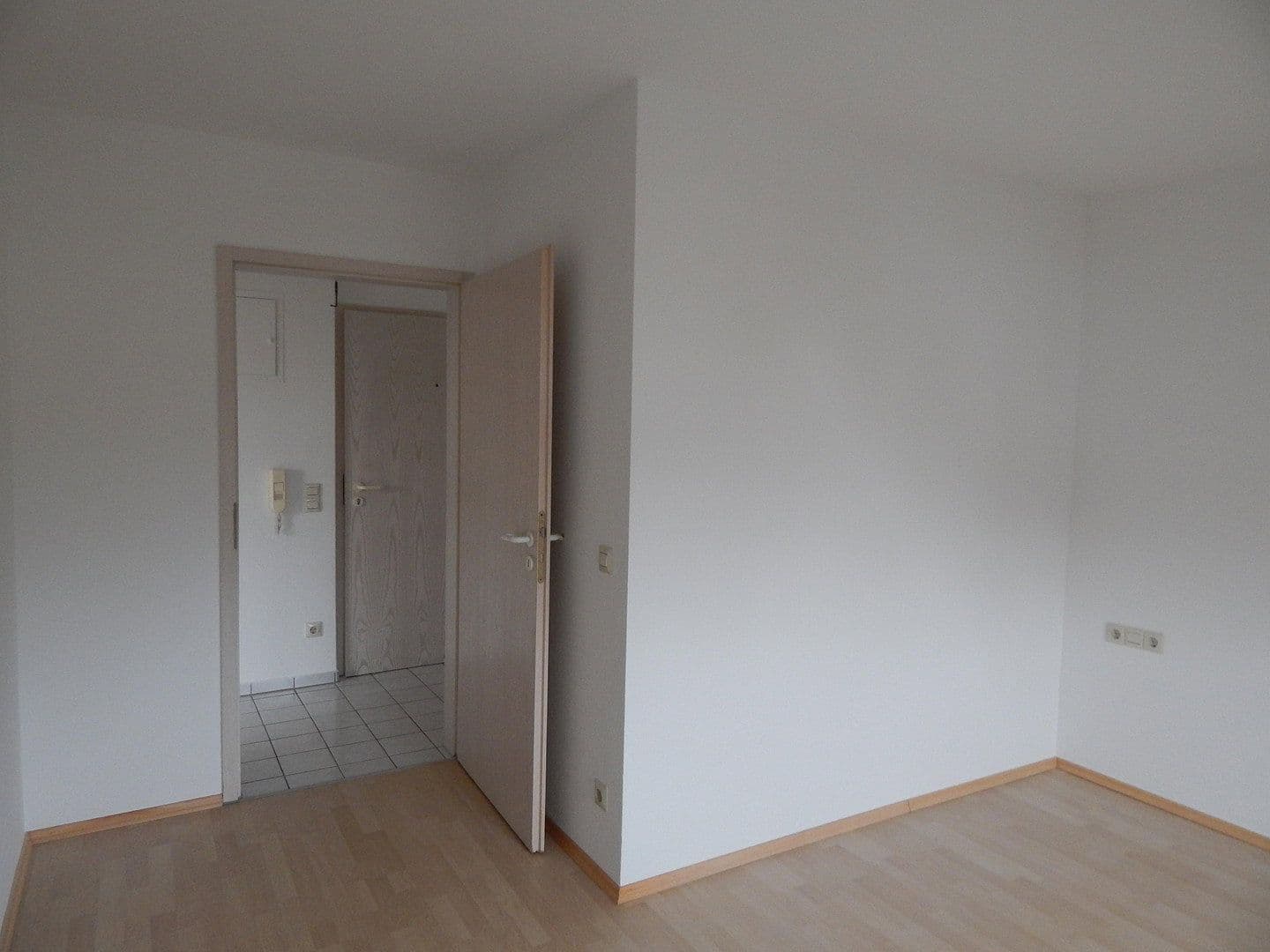 Pronájem bytu 3+1 56 m², Filderstadt, Bádensko-Württembersko Pronájem bytu 3+1 56 m², Filderstadt, Bádensko-Württembersko