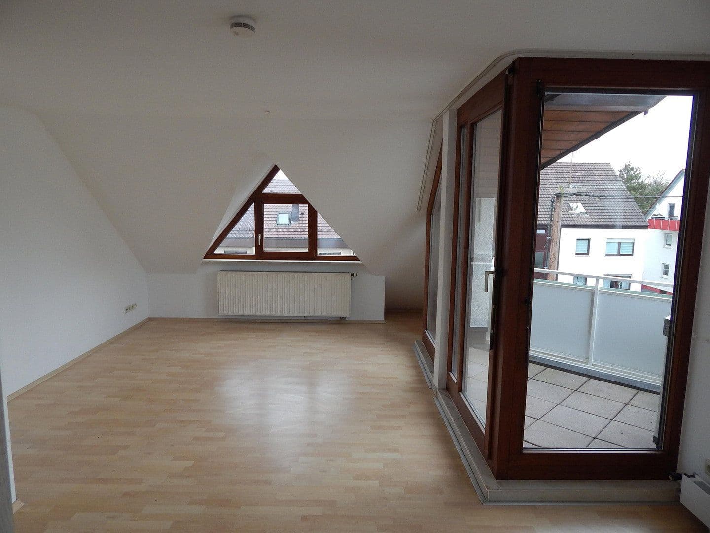 Pronájem bytu 3+1 56 m², Filderstadt, Bádensko-Württembersko Pronájem bytu 3+1 56 m², Filderstadt, Bádensko-Württembersko