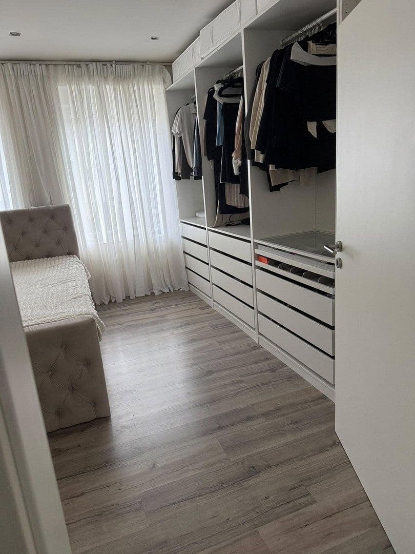 Pronájem bytu 3+1 98 m², Lohmühlenstraße 2, Lüdenscheid, Severní Porýní-Vestfálsko Pronájem bytu 3+1 98 m², Lohmühlenstraße 2, Lüdenscheid, Severní Porýní-Vestfálsko