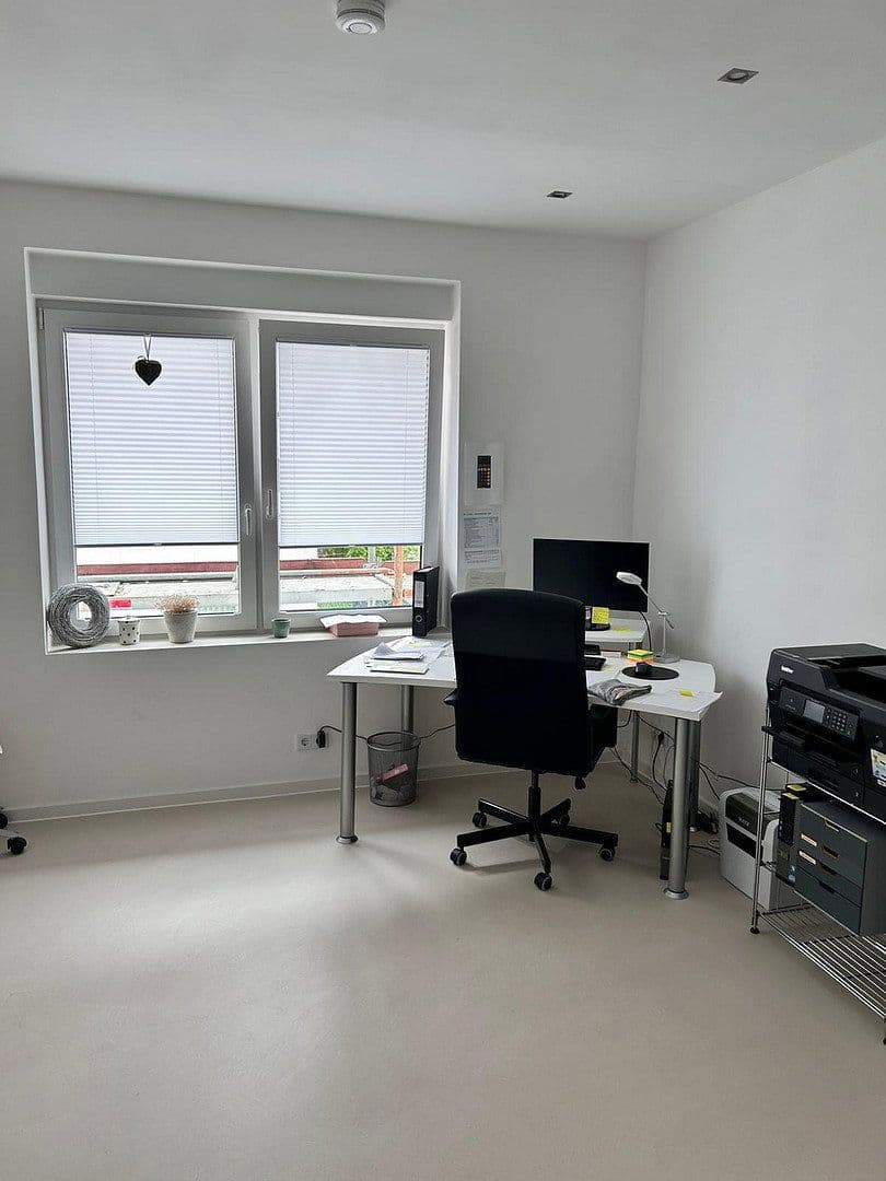 Pronájem bytu 3+1 98 m², Lohmühlenstraße 2, Lüdenscheid, Severní Porýní-Vestfálsko Pronájem bytu 3+1 98 m², Lohmühlenstraße 2, Lüdenscheid, Severní Porýní-Vestfálsko