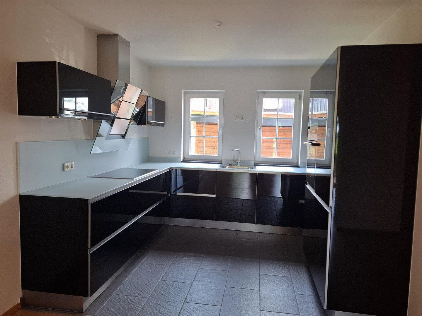 Pronájem bytu 3+1 93 m², Heusenstamm, Hessen Pronájem bytu 3+1 93 m², Heusenstamm, Hessen