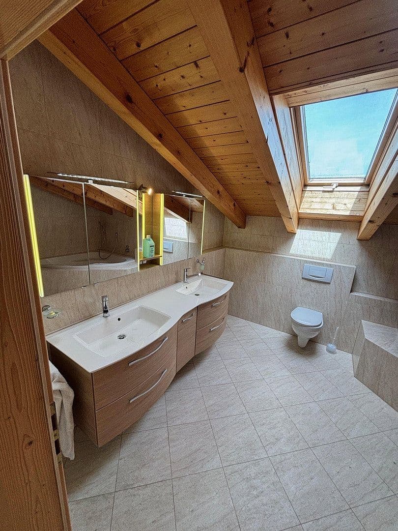 Prodej domu 218 m², pozemek 496 m², Adalbert-Stifter-Ring 9, Schäftlarn, Bavorsko Prodej domu 218 m², pozemek 496 m², Adalbert-Stifter-Ring 9, Schäftlarn, Bavorsko