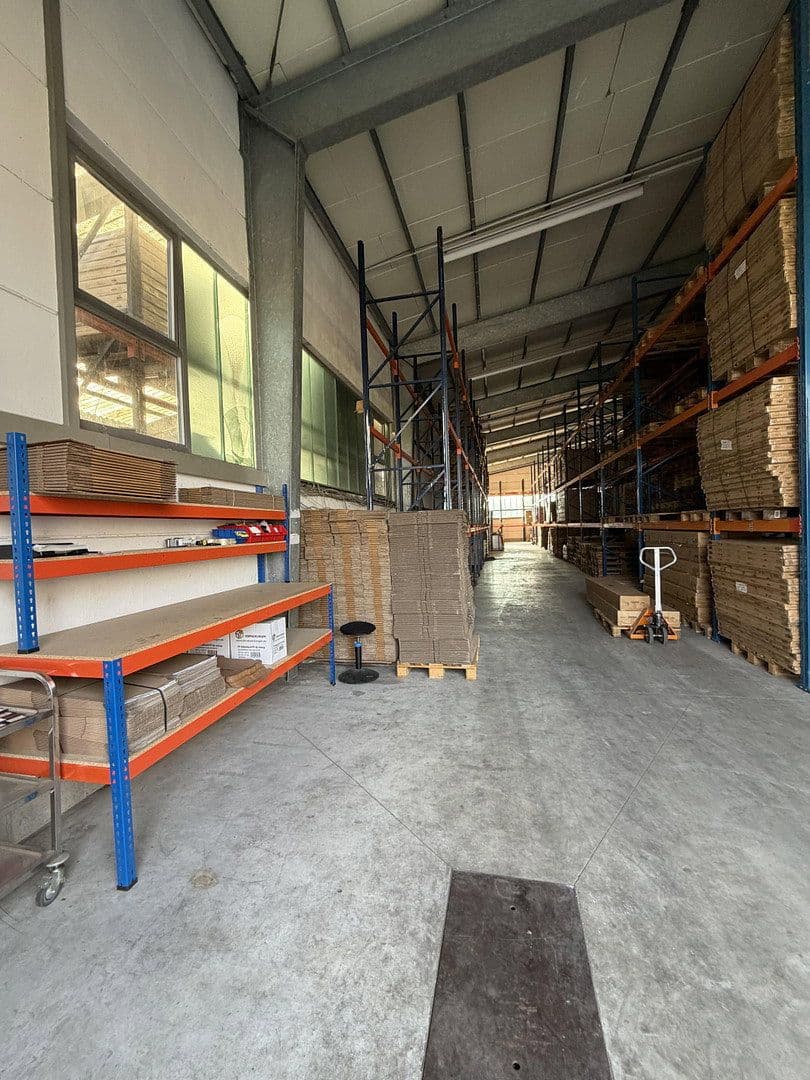 Pronájem nebytového prostoru 1.300 m², Neunkirchen-Seelscheid, Severní Porýní-Vestfálsko Pronájem nebytového prostoru 1.300 m², Neunkirchen-Seelscheid, Severní Porýní-Vestfálsko