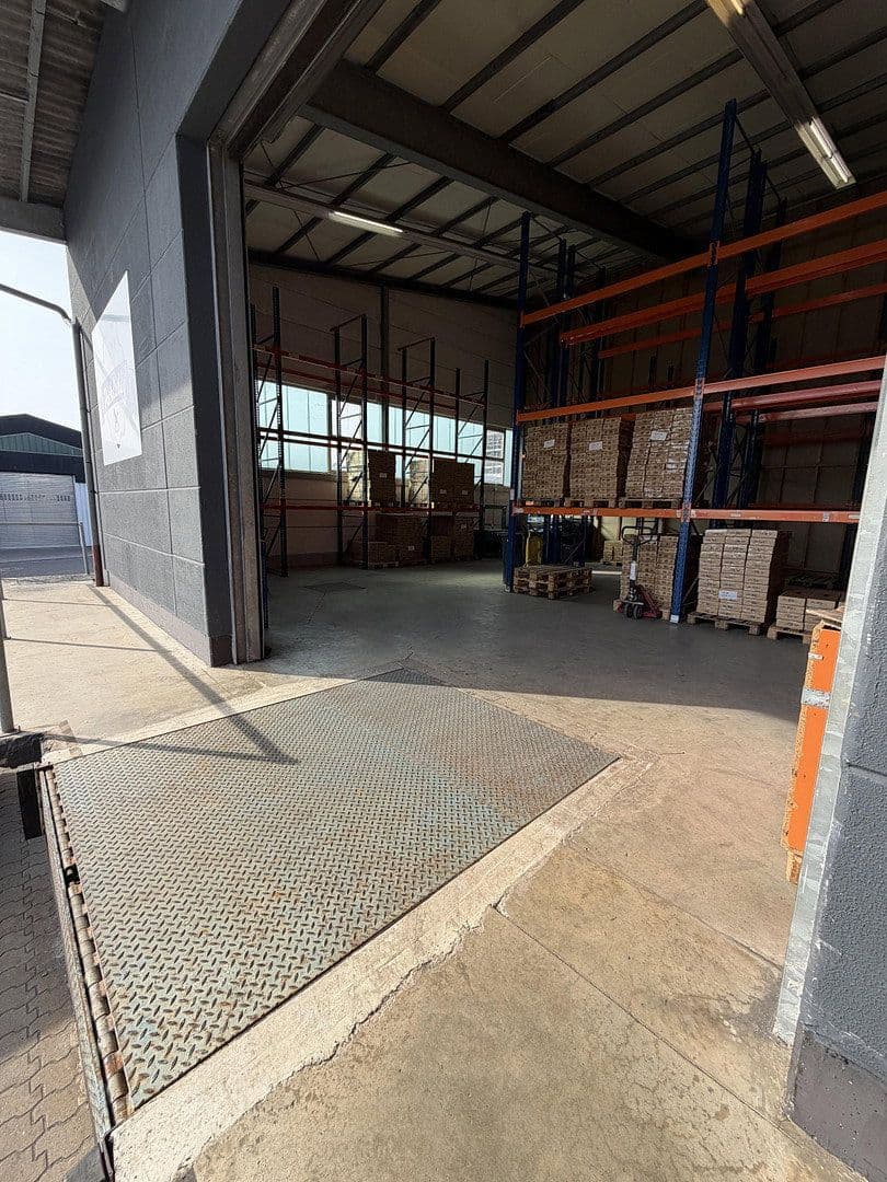 Pronájem nebytového prostoru 1.300 m², Neunkirchen-Seelscheid, Severní Porýní-Vestfálsko Pronájem nebytového prostoru 1.300 m², Neunkirchen-Seelscheid, Severní Porýní-Vestfálsko