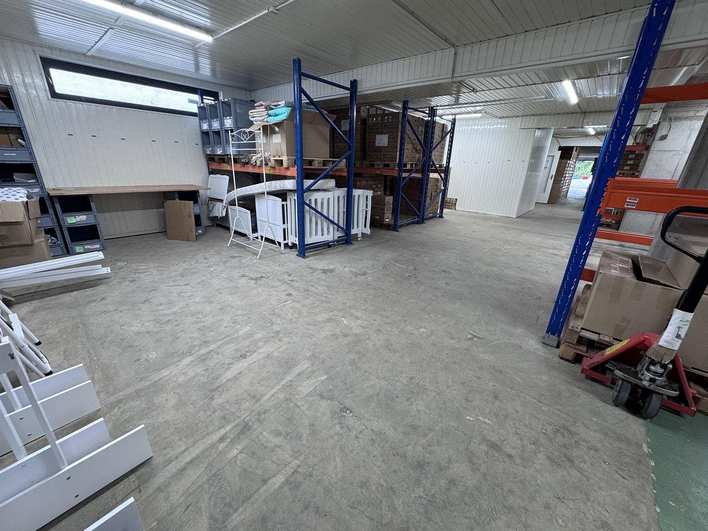 Pronájem nebytového prostoru 400 m², Humboldtstraße, 9-11, Neunkirchen-Seelscheid, Severní Porýní-Vestfálsko Pronájem nebytového prostoru 400 m², Humboldtstraße, 9-11, Neunkirchen-Seelscheid, Severní Porýní-Vestfálsko