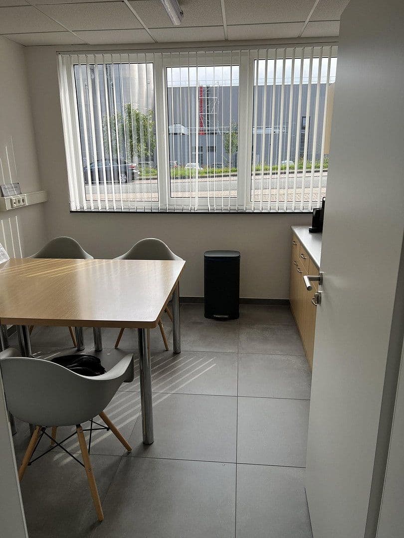 Prodej nebytového prostoru 2.254 m², Leopoldshöhe, Severní Porýní-Vestfálsko Prodej nebytového prostoru 2.254 m², Leopoldshöhe, Severní Porýní-Vestfálsko