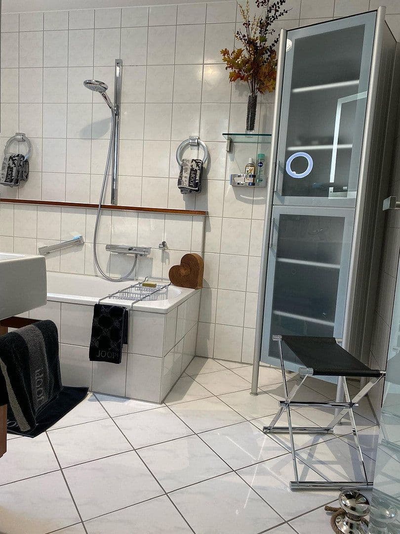 Pronájem bytu 3+1 94 m², Marburg, Hessen Pronájem bytu 3+1 94 m², Marburg, Hessen