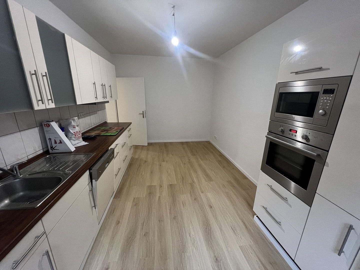 Pronájem bytu 2+1 55 m², Essen, Severní Porýní-Vestfálsko Pronájem bytu 2+1 55 m², Essen, Severní Porýní-Vestfálsko