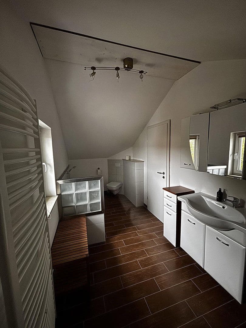 Prodej domu 336 m², pozemek 655 m², Einbeck, Dolní Sasko Prodej domu 336 m², pozemek 655 m², Einbeck, Dolní Sasko