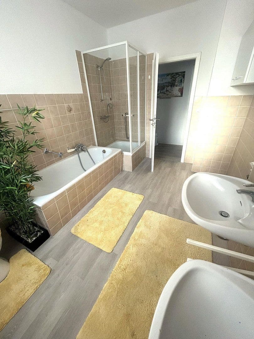 Prodej domu 410 m², pozemek 1.043 m², Bruchsal, Bádensko-Württembersko Prodej domu 410 m², pozemek 1.043 m², Bruchsal, Bádensko-Württembersko