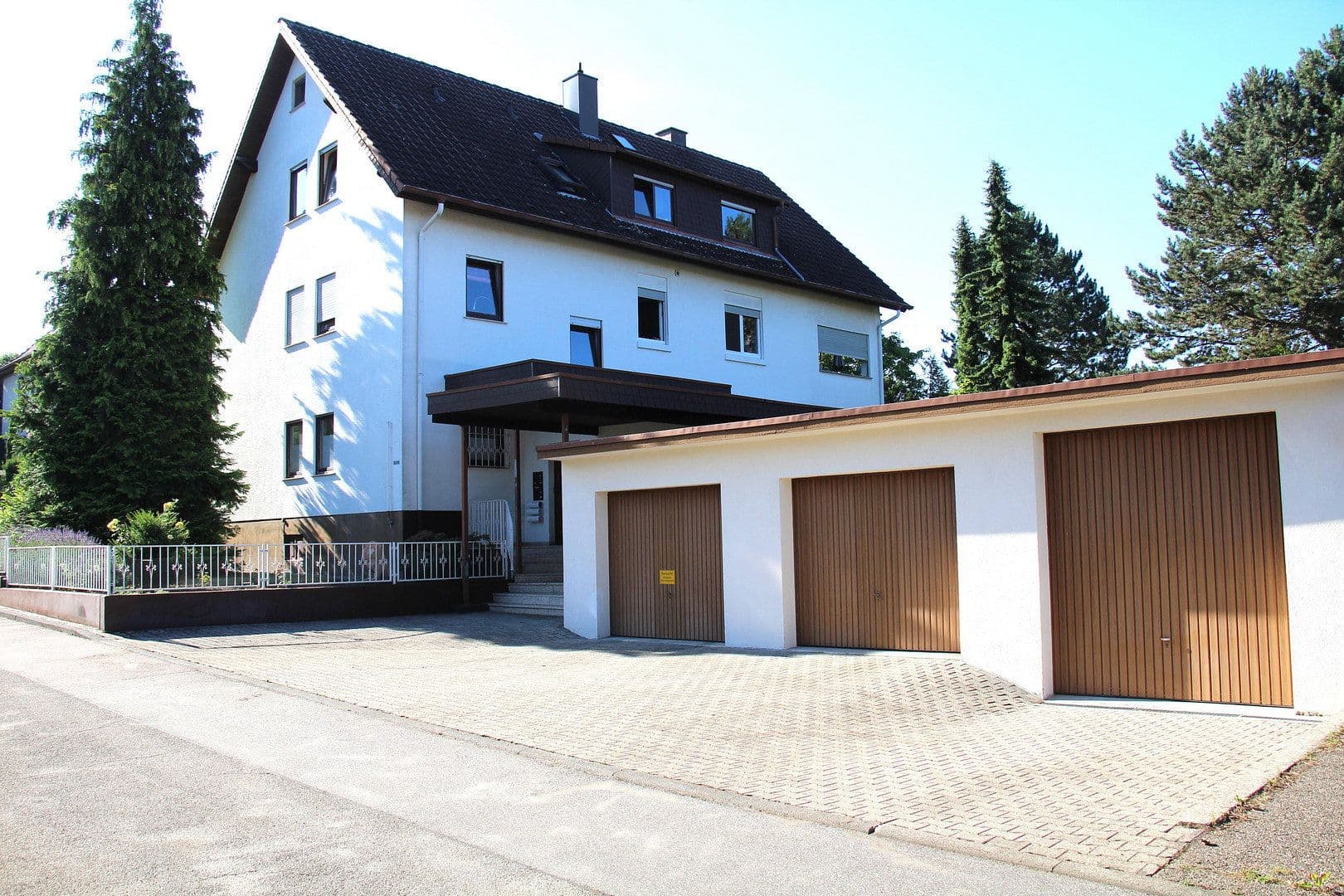 Prodej domu 410 m², pozemek 1.043 m², Bruchsal, Bádensko-Württembersko Prodej domu 410 m², pozemek 1.043 m², Bruchsal, Bádensko-Württembersko