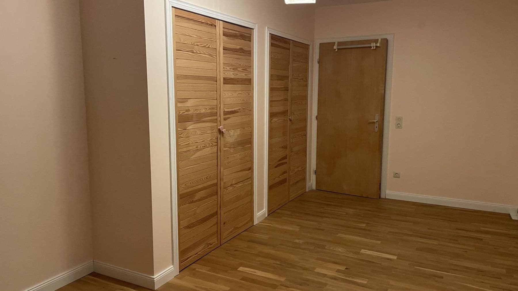 Prodej domu 248 m², pozemek 998 m², Krautgartenweg 3, Neckargemünd, Bádensko-Württembersko Prodej domu 248 m², pozemek 998 m², Krautgartenweg 3, Neckargemünd, Bádensko-Württembersko