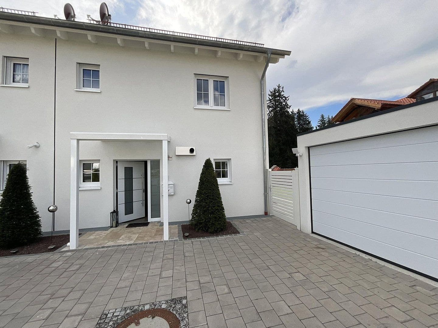 Prodej domu 165 m², pozemek 500 m², Brunnthal, Bavorsko Prodej domu 165 m², pozemek 500 m², Brunnthal, Bavorsko