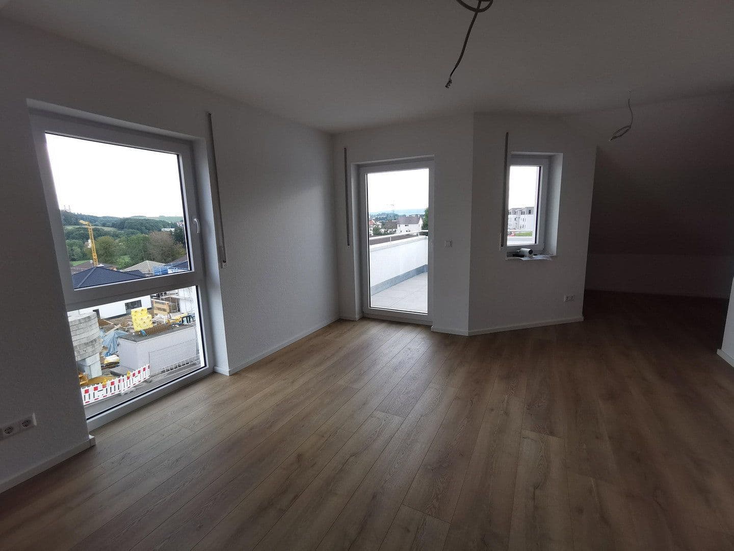 Pronájem domu 146 m², pozemek 266 m², Ellwangen (Jagst), Bádensko-Württembersko Pronájem domu 146 m², pozemek 266 m², Ellwangen (Jagst), Bádensko-Württembersko