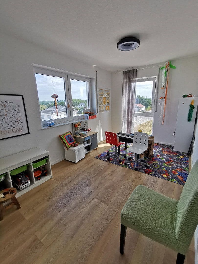 Pronájem domu 146 m², pozemek 266 m², Ellwangen (Jagst), Bádensko-Württembersko Pronájem domu 146 m², pozemek 266 m², Ellwangen (Jagst), Bádensko-Württembersko