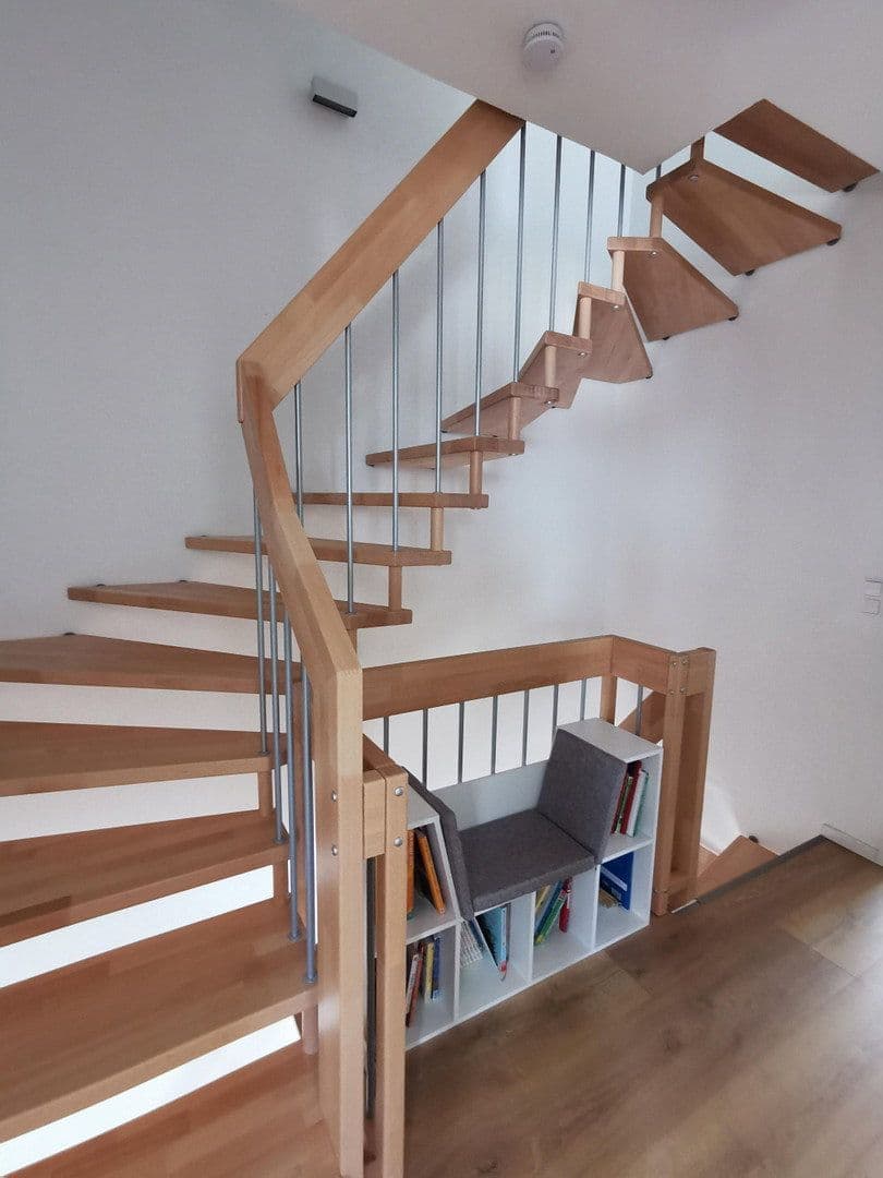 Pronájem domu 146 m², pozemek 266 m², Ellwangen (Jagst), Bádensko-Württembersko Pronájem domu 146 m², pozemek 266 m², Ellwangen (Jagst), Bádensko-Württembersko