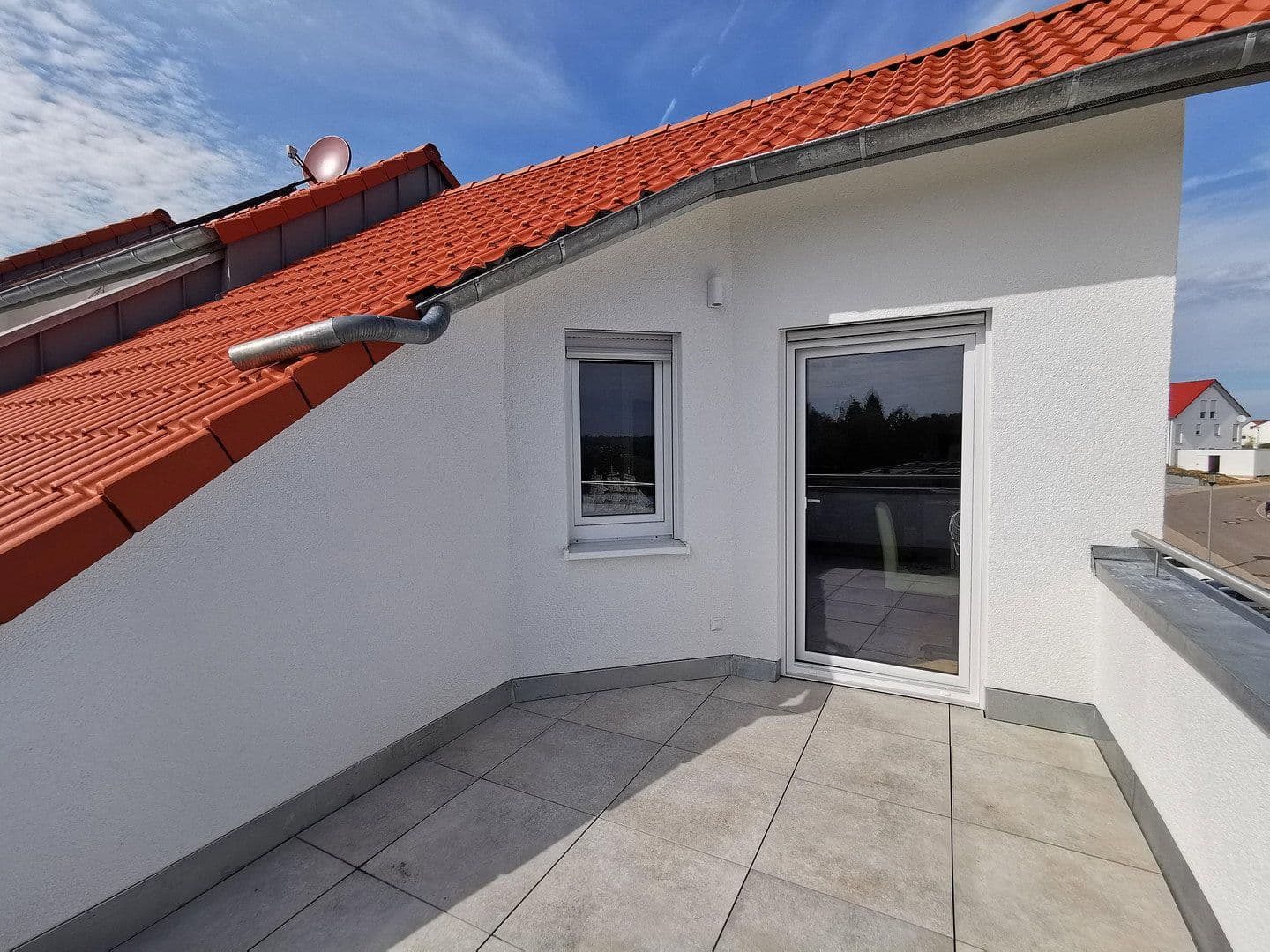 Pronájem domu 146 m², pozemek 266 m², Ellwangen (Jagst), Bádensko-Württembersko Pronájem domu 146 m², pozemek 266 m², Ellwangen (Jagst), Bádensko-Württembersko