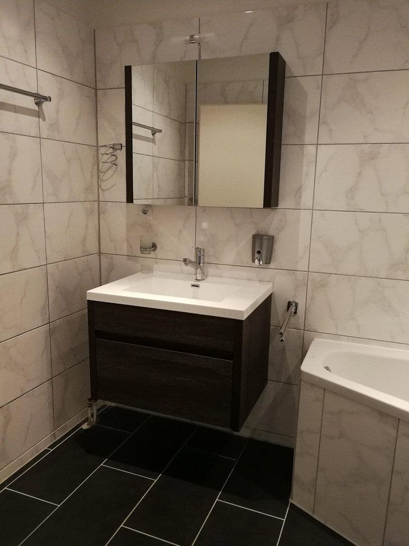 Pronájem bytu 1+kk 42 m², Dresdener Ring 11, Wolfsburg, Dolní Sasko Pronájem bytu 1+kk 42 m², Dresdener Ring 11, Wolfsburg, Dolní Sasko