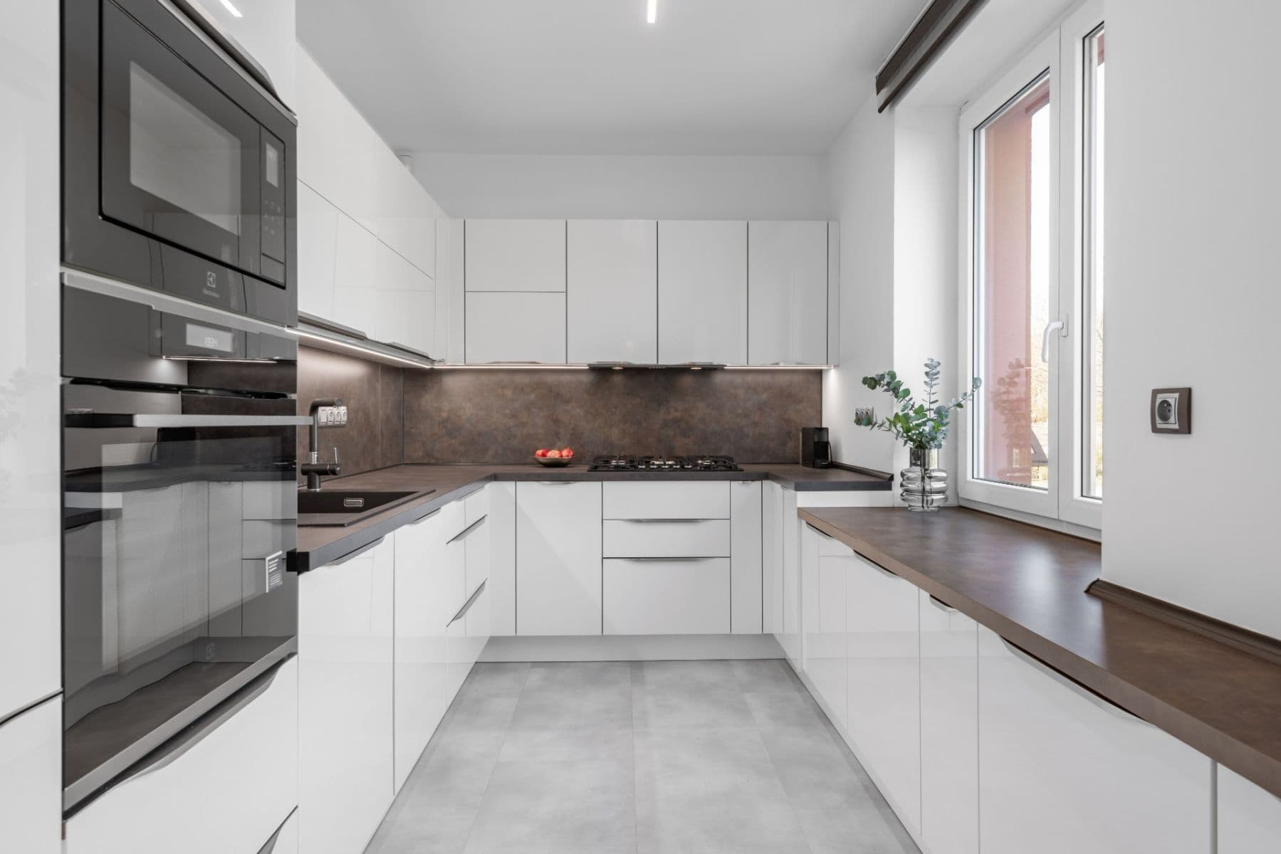 Prodej bytu 2+kk 52 m², Jabloňová, Praha, Praha Prodej bytu 2+kk 52 m², Jabloňová, Praha, Praha