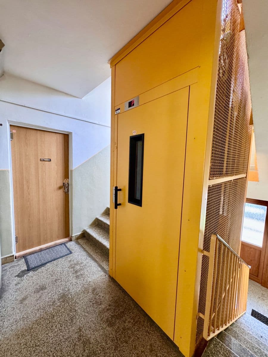 Prodej bytu 3+1 66 m², Pod Hůrkou, Klatovy, Plzeňský kraj Prodej bytu 3+1 66 m², Pod Hůrkou, Klatovy, Plzeňský kraj
