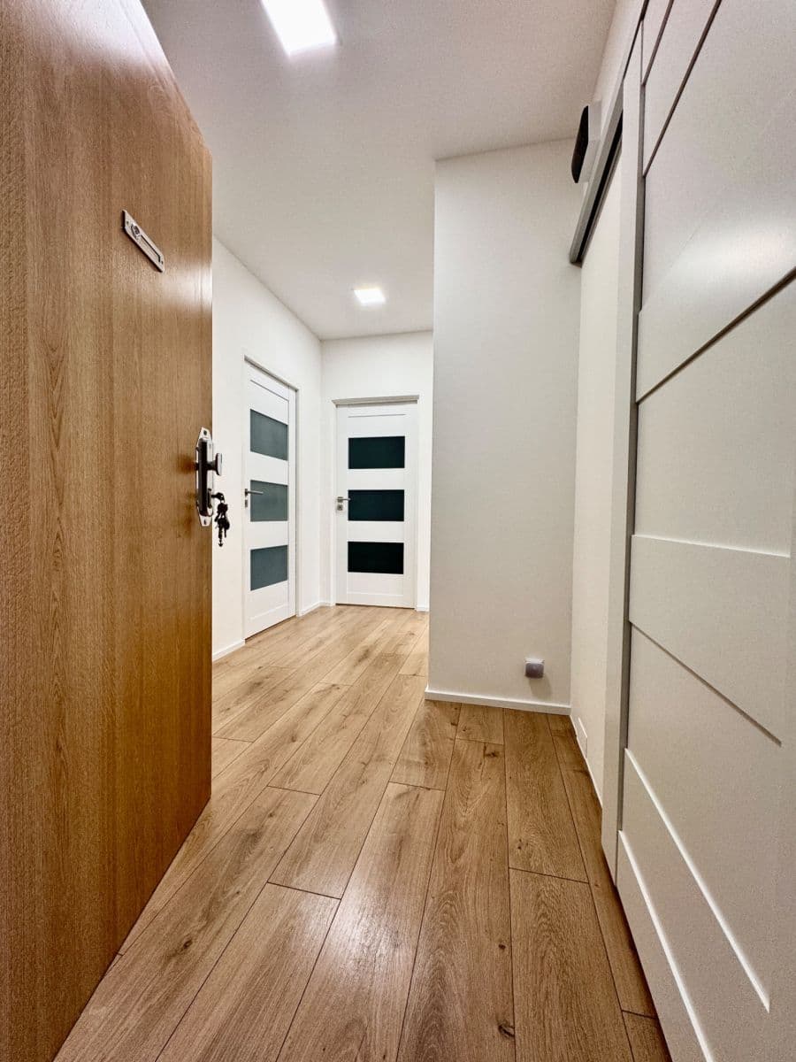 Prodej bytu 3+1 66 m², Pod Hůrkou, Klatovy, Plzeňský kraj Prodej bytu 3+1 66 m², Pod Hůrkou, Klatovy, Plzeňský kraj