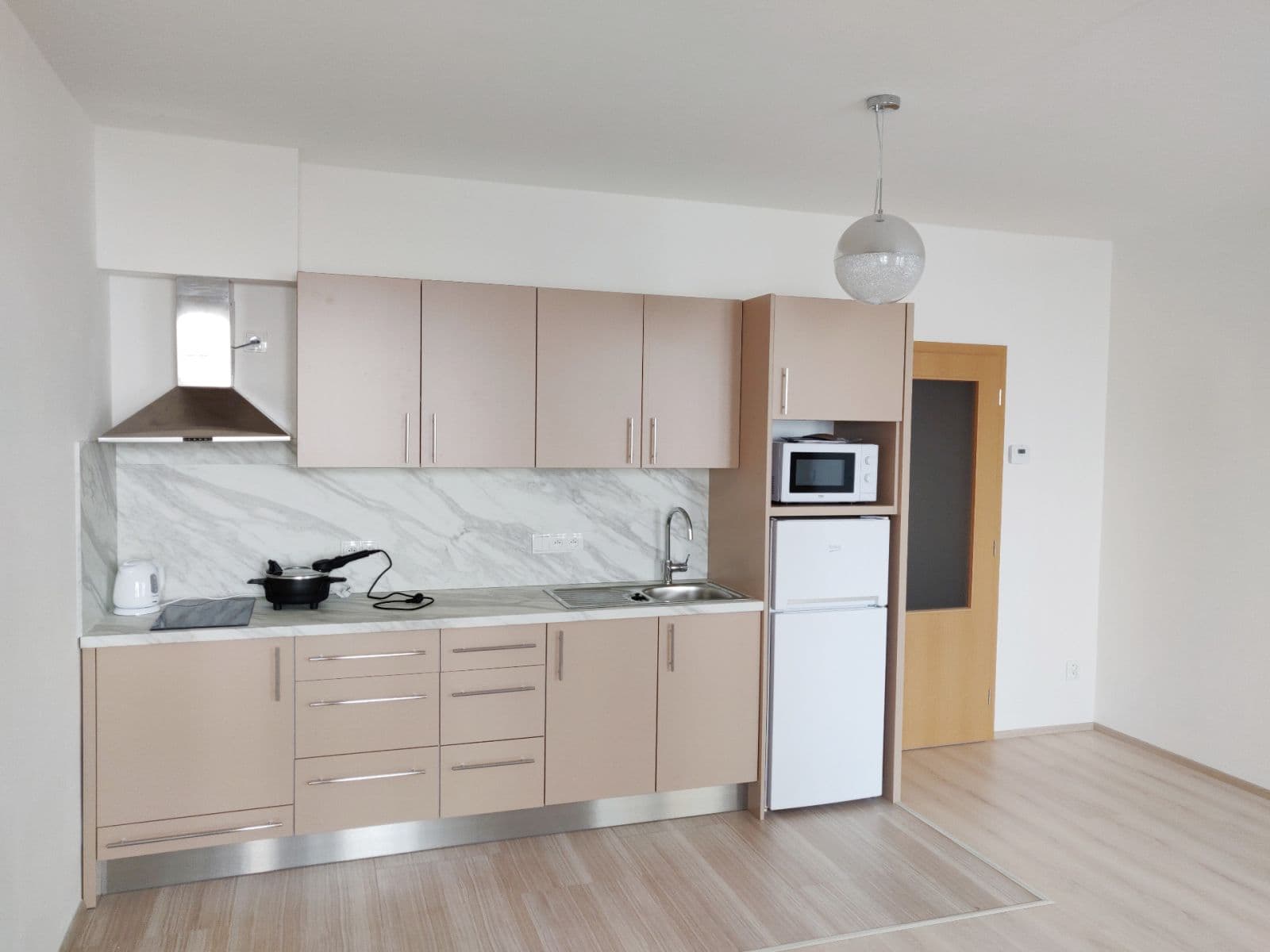 Pronájem bytu 1+kk 32 m², Zahrádky, Uherské Hradiště, Zlínský kraj Pronájem bytu 1+kk 32 m², Zahrádky, Uherské Hradiště, Zlínský kraj
