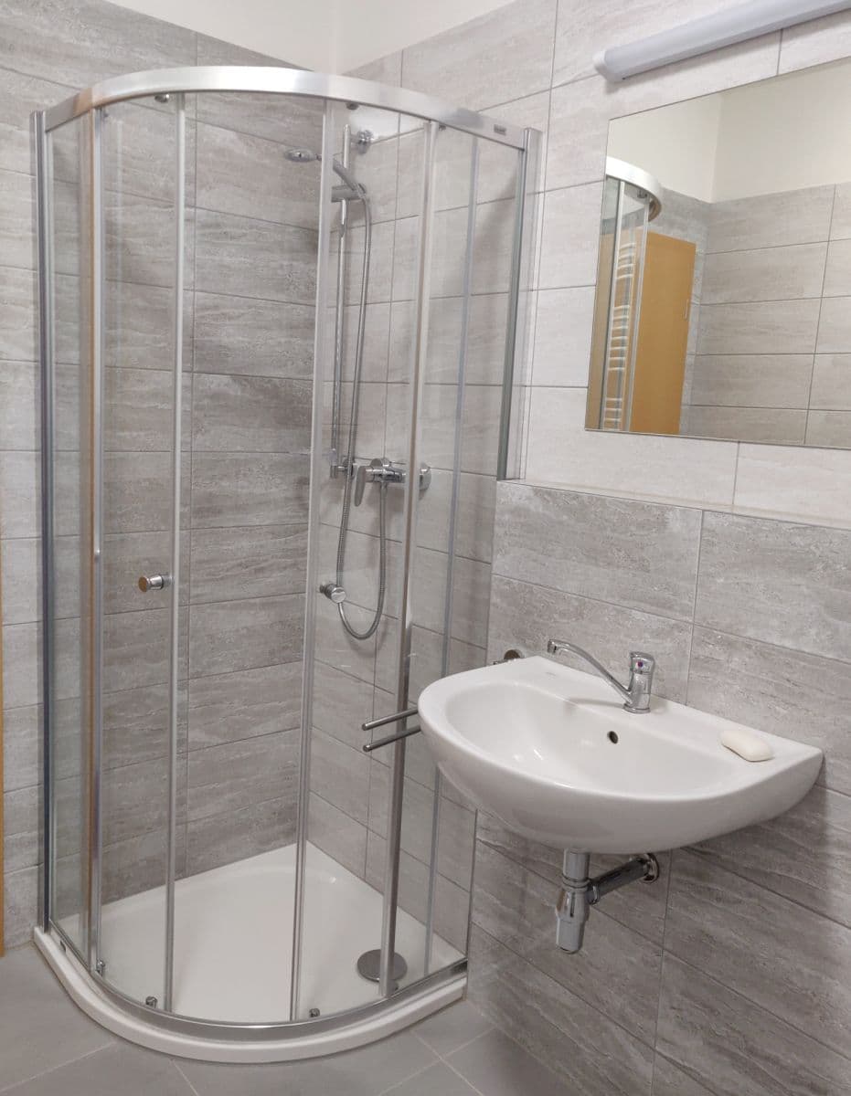 Pronájem bytu 1+kk 32 m², Zahrádky, Uherské Hradiště, Zlínský kraj Pronájem bytu 1+kk 32 m², Zahrádky, Uherské Hradiště, Zlínský kraj