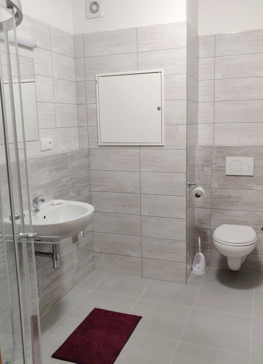 Pronájem bytu 1+kk 32 m², Zahrádky, Uherské Hradiště, Zlínský kraj Pronájem bytu 1+kk 32 m², Zahrádky, Uherské Hradiště, Zlínský kraj