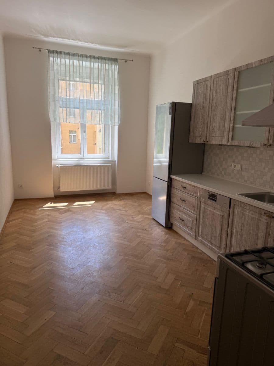 Pronájem bytu 2+1 78 m², Ruská, Praha, Praha Pronájem bytu 2+1 78 m², Ruská, Praha, Praha