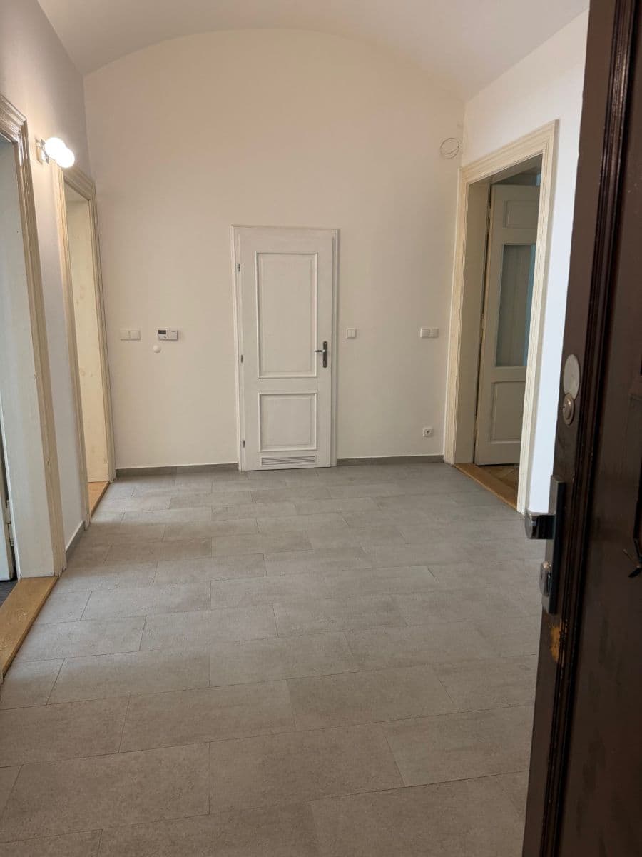 Pronájem bytu 2+1 78 m², Ruská, Praha, Praha Pronájem bytu 2+1 78 m², Ruská, Praha, Praha