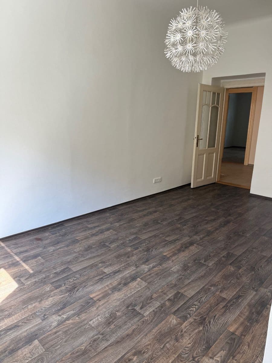 Pronájem bytu 2+1 78 m², Ruská, Praha, Praha Pronájem bytu 2+1 78 m², Ruská, Praha, Praha