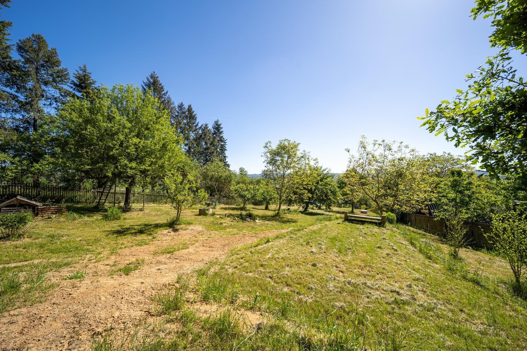 Prodej chaty, chalupy 50 m², pozemek 2.198 m², Strunkovice nad Blanicí, Jihočeský kraj Prodej chaty, chalupy 50 m², pozemek 2.198 m², Strunkovice nad Blanicí, Jihočeský kraj