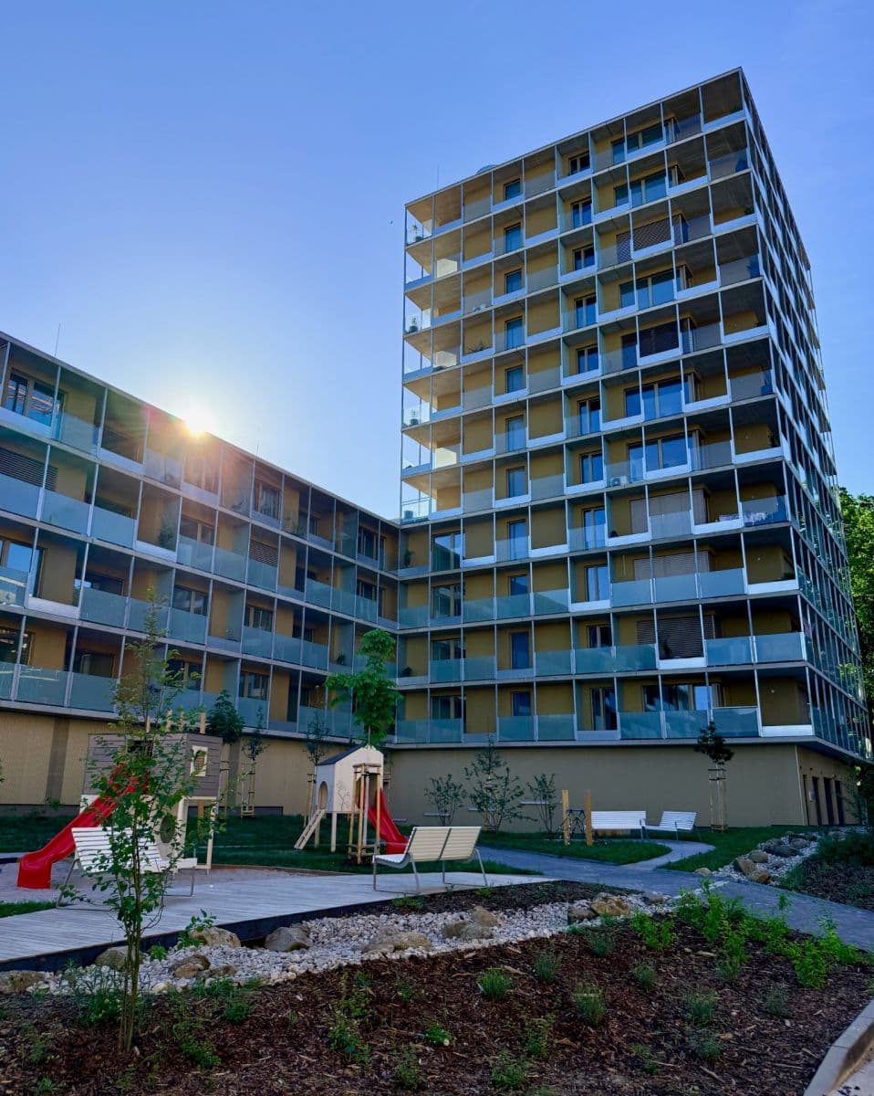 Pronájem bytu 2+kk 66 m², Zahradní, Plzeň, Plzeňský kraj Pronájem bytu 2+kk 66 m², Zahradní, Plzeň, Plzeňský kraj