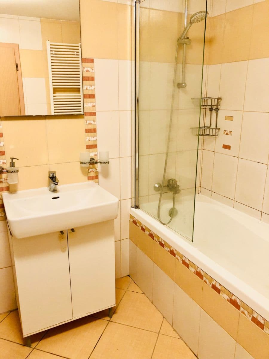 Pronájem bytu 3+kk 80 m², Přemyslovská, Roztoky, Středočeský kraj Pronájem bytu 3+kk 80 m², Přemyslovská, Roztoky, Středočeský kraj