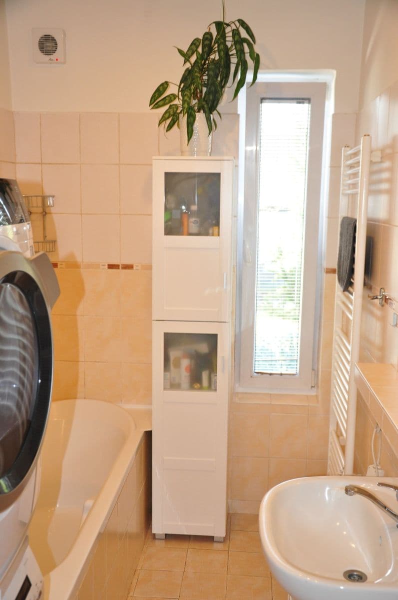 Prodej domu 181 m², pozemek 396 m², V Zahrádkách, Hradištko, Středočeský kraj Prodej domu 181 m², pozemek 396 m², V Zahrádkách, Hradištko, Středočeský kraj