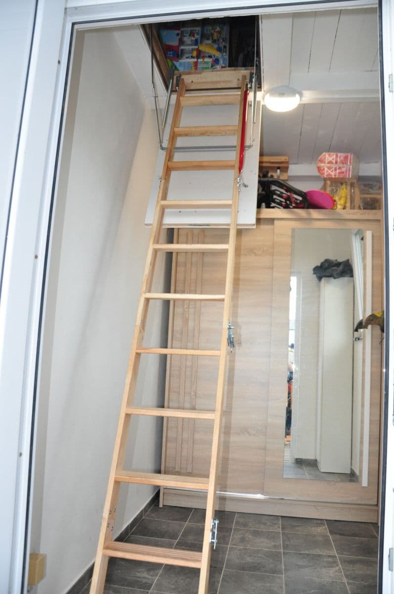 Prodej domu 181 m², pozemek 396 m², V Zahrádkách, Hradištko, Středočeský kraj Prodej domu 181 m², pozemek 396 m², V Zahrádkách, Hradištko, Středočeský kraj